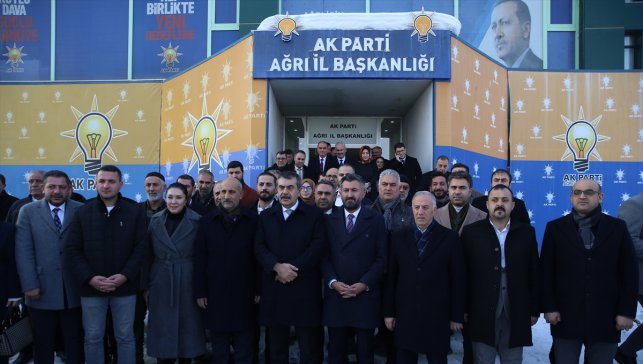 Milli Eğitim Bakanı Tekin, AK Parti Ağrı İl Başkanlığını ziyaret etti