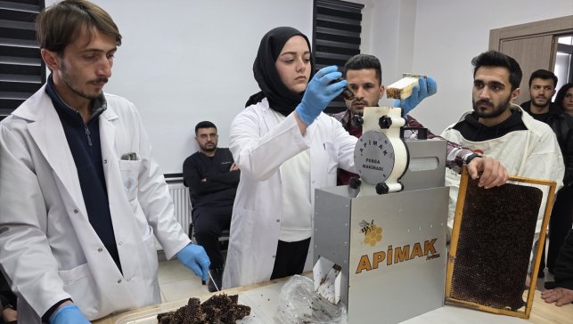 Bingöl Üniversitesinde öğrenciler mezuniyetten önce iş hayatıyla tanışıyor