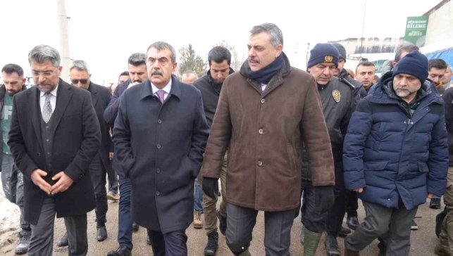 Yangında ölü sayısı 2'ye yükseldi