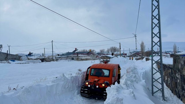 Ardahan'da sağlık ekipleri rahatsızlanan kişiye AFAD'ın desteğiyle ulaştı