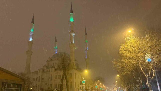 Iğdır'da kar yağışı etkisini sürdürüyor