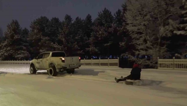 Erzurum'da off-roadçuların lastik ve kızaklı kar keyfi