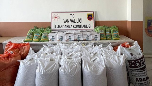 Van'da gümrük kaçağı malzemeler ele geçirildi