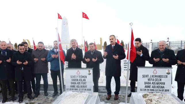 Ağrı Valisi Önder Bozkurt görevine şehitlik ziyaretiyle başladı