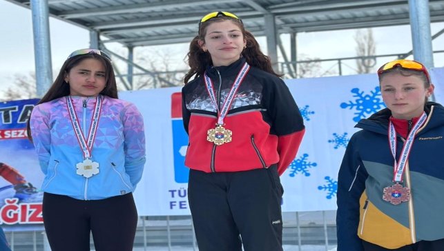 Hakkarili sporcular Erzurum'dan 22 madalyayla döndü