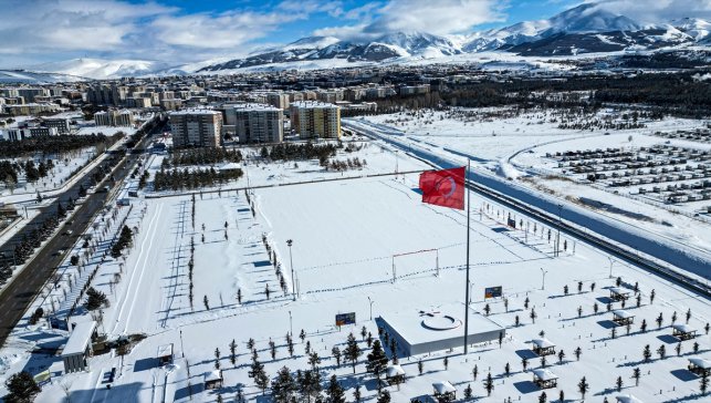 Palandöken Dağı'nın karla kaplı ormanları havadan görüntülendi