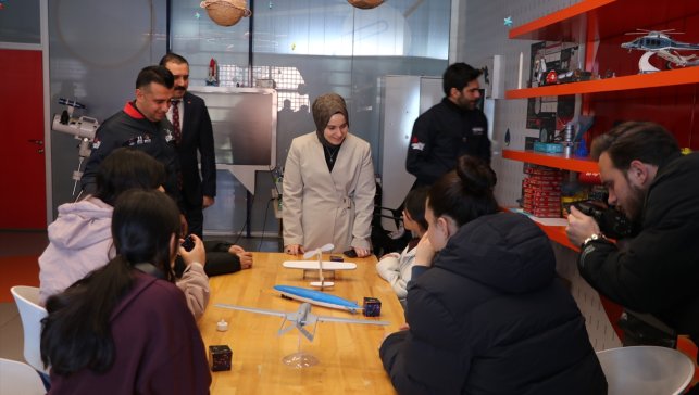 Erzurum'da devlet korumasındaki çocuklar ara tatili bilim kampında geçiriyor