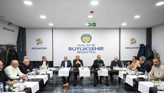 İş insanlarıyla bir araya gelen Başkan Er: "Malatya'nın geleceğini inşa ediyoruz"