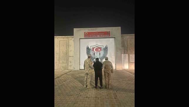 Aranan eski icra müdür yardımcısı yasa dışı yollarla Türkiye'ye girmeye çalışırken yakalandı