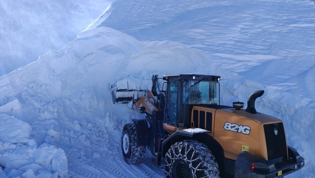 Elazığ'da kardan kapanan 72 köy yolu ulaşıma açıldı
