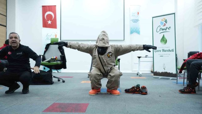 Elazığ'da arama ve kurtarma eğitimleri sürüyor