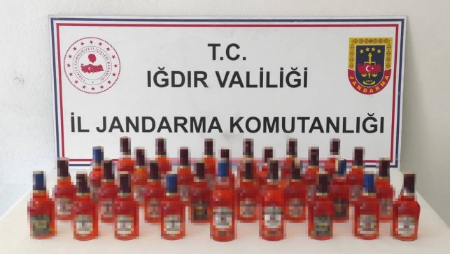 Iğdır'da 40 litre kaçak viski ele geçirildi