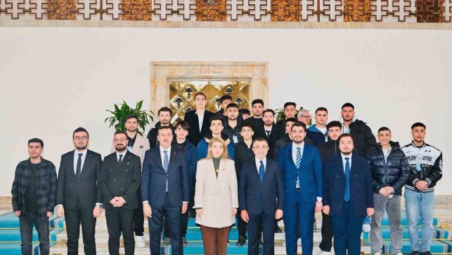 Ölmeztoprak: "Cumhurbaşkanımızın mesajları nettir, bayrağımıza uzanan kirli eller hesap verecek"