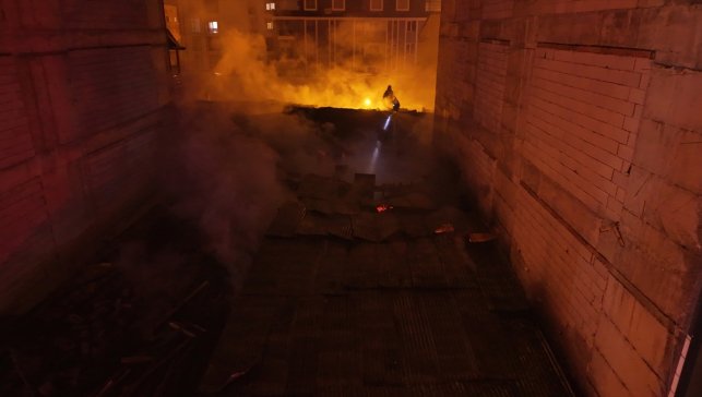 Van'da çıkan yangında 5 işyeri zarar gördü