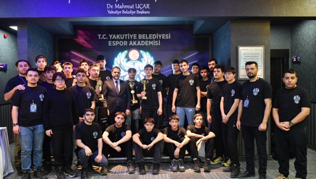 Yakutiye Belediyesi Liselerarası FİFA26 Espor Turnuvası düzenledi