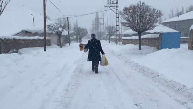 Patnos'ta kar yağışı yeniden etkisini gösterdi