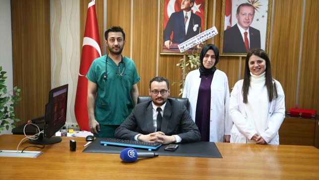 Muş'ta doktorlar, AA'nın Yılın Kareleri oylamasına katıldı