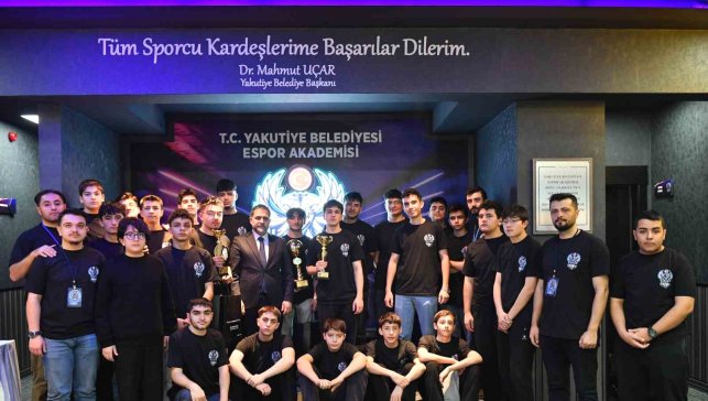 Yakutiye Belediyesi Espor akademisi liseler arası FIFA26 Espor turnuvasına gençlerden büyük ilgi