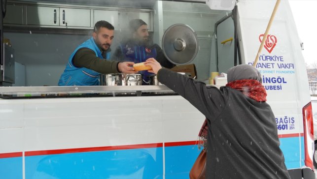 Bingöl'de hasta ve hasta yakınlarına sıcak çorba ikramı