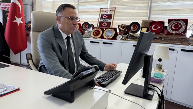 Iğdır Üniversitesi Rektörü Gürel, AA'nın Yılın Kareleri oylamasına katıldı