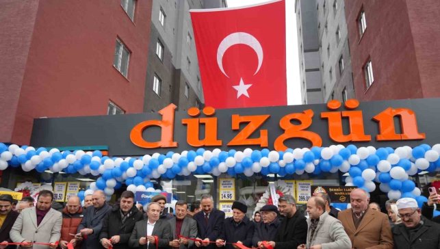 Düzgün marketler 25'nci şubesini törenle açtı