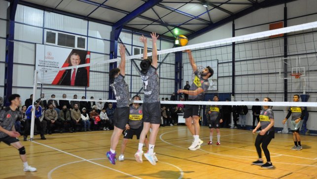 Çukuca'da düzenelen voleybol turnuvası tamamlandı 