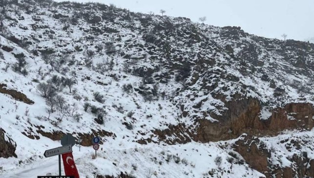 Taşyolu'nda çığ düştü, güzergâh ulaşıma kapatıldı