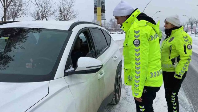 Ağrı'da kış şartlarına yönelik trafik denetimleri sürdürülüyor