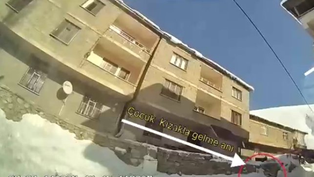 Kızakla kayarken otobüsün altına giren çocuk hayatını kaybetti