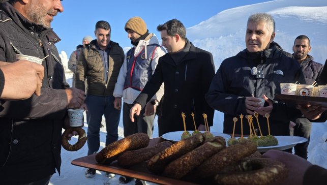 Bingöl Valisi Çelik, 1600 rakımda yürütülen karla mücadele çalışmalarını inceledi