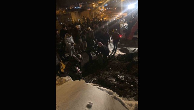 Kayarken belediye otobüsünün altında kalan çocuk son yolculuğuna uğurlandı