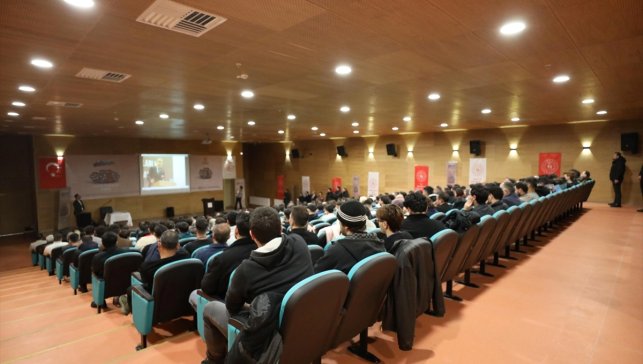 Van'da 50 şehirden üniversite öğrencilerinin katıldığı Sosyal Psikoloji Kampı başladı 