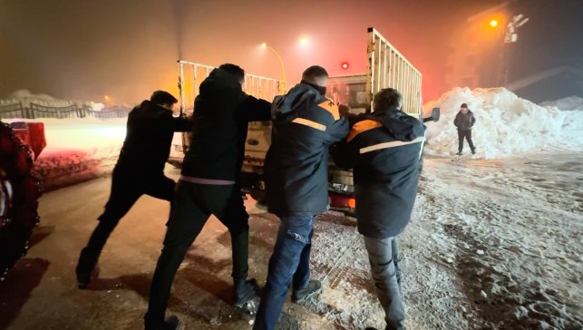 Hava sıcaklığı -25'lere düştü, araçlar arıza vermeye başladı