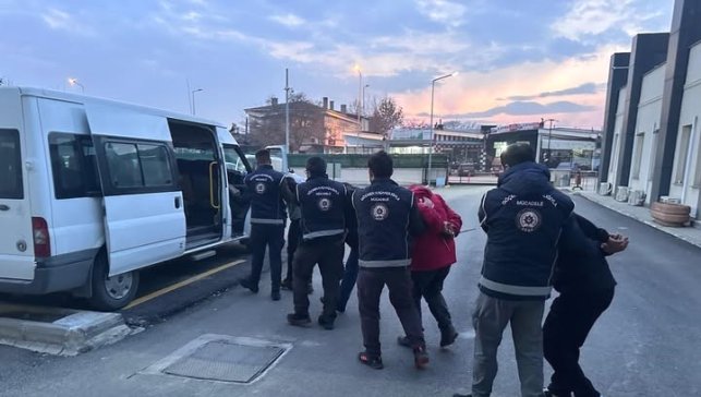 Erzincan'da 19 kaçak göçmen yakalandı, 3 organizatör tutuklandı