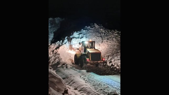 Kemaliye'de kapanan grup köy yolları ulaşıma açıldı