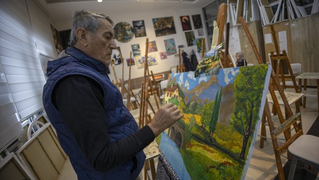 Hafızasını korumak için başladığı resim hobisi oldu