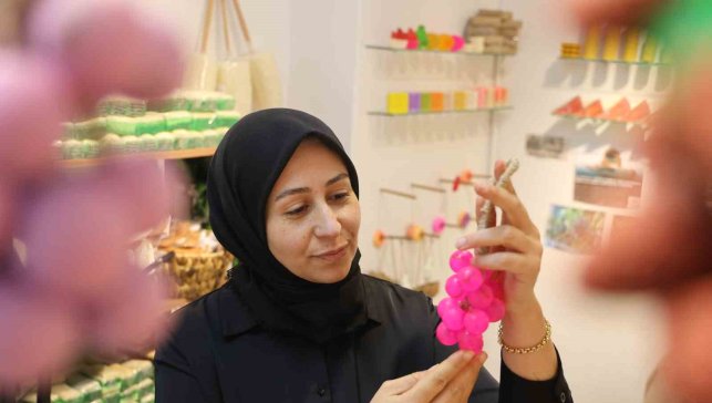 Mutfağında 3 çeşitle başladı, 100 çeşitle dükkan açtı