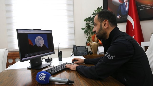 Bitlis AFAD Müdürü Oruk, AA'nın Yılın Kareleri oylamasına katıldı