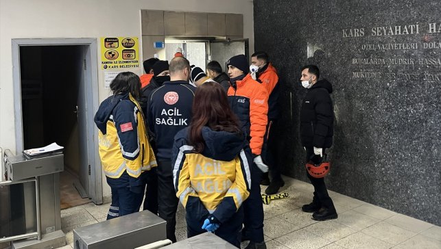 Kars'ta iki gündür aranan genç, asansör boşluğunda ölü bulundu