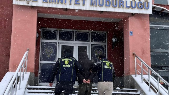 Hakkari'de haklarında kesinleşmiş hapis cezası bulunan 2 hükümlü yakalandı