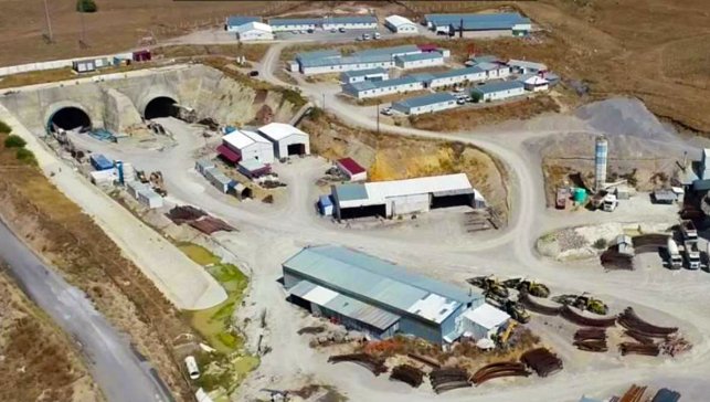 Dağlar deliniyor, mesafeler kısalıyor:: Erzurum’u Karadeniz ve Güneydoğu’ya bağlayan 4 tünelde sona yaklaşıldı