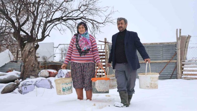 Elazığ'da besicilerin kış mesaisi