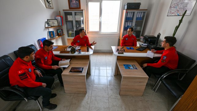 Van'da SAK timi, zorlu kış koşullarında göreve hazırlanıyor