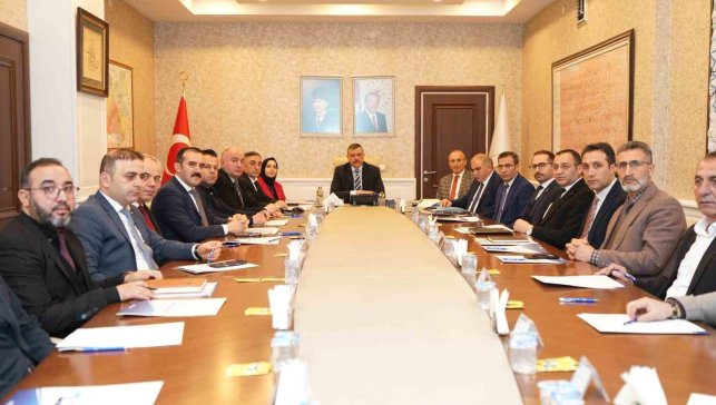 Başkan Özakalın, il istihdam ve mesleki eğitim kurulu toplantısına katıldı