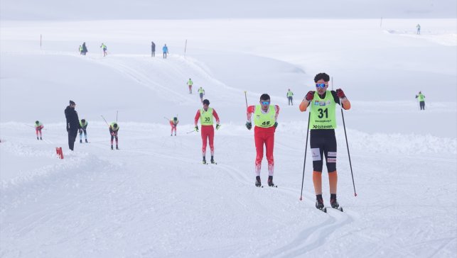 Kayaklı Koşu 1. Etap Yarışması Hakkari'de başladı 