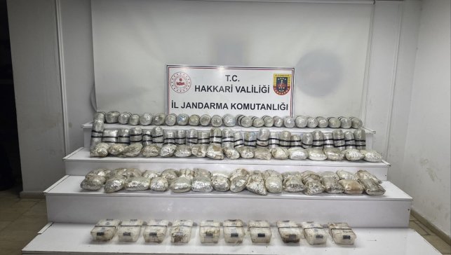 Hakkari'de 60 kilo 400 gram uyuşturucu ele geçirildi 