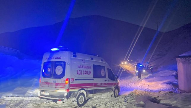 Van'da zorlu hasta kurtarma operasyonu