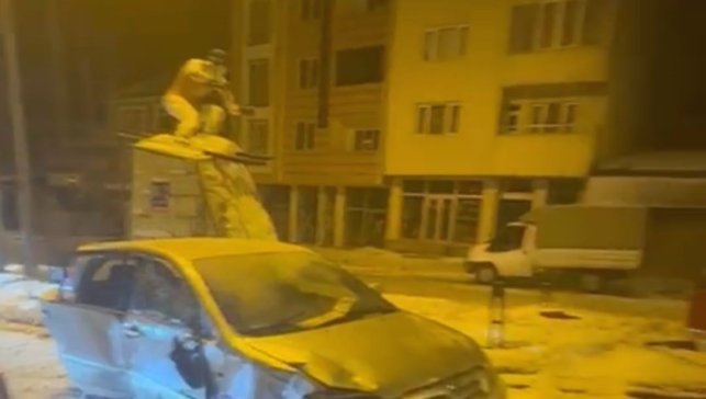 Sarıkamış'ta trafik kazası: 3 yaralı