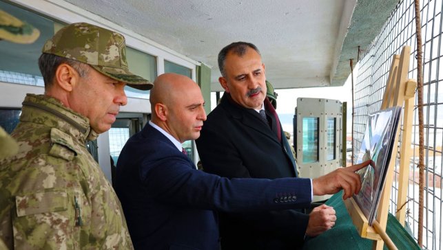 Ağrı sınırında güvenlik önlemleri artırılıyor: Vali Bozkurt hudut karakolunda