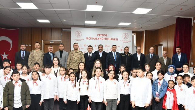 Patnos’ta “İstiklal Bayrakla, İstikbal Maarifle” programı düzenlendi